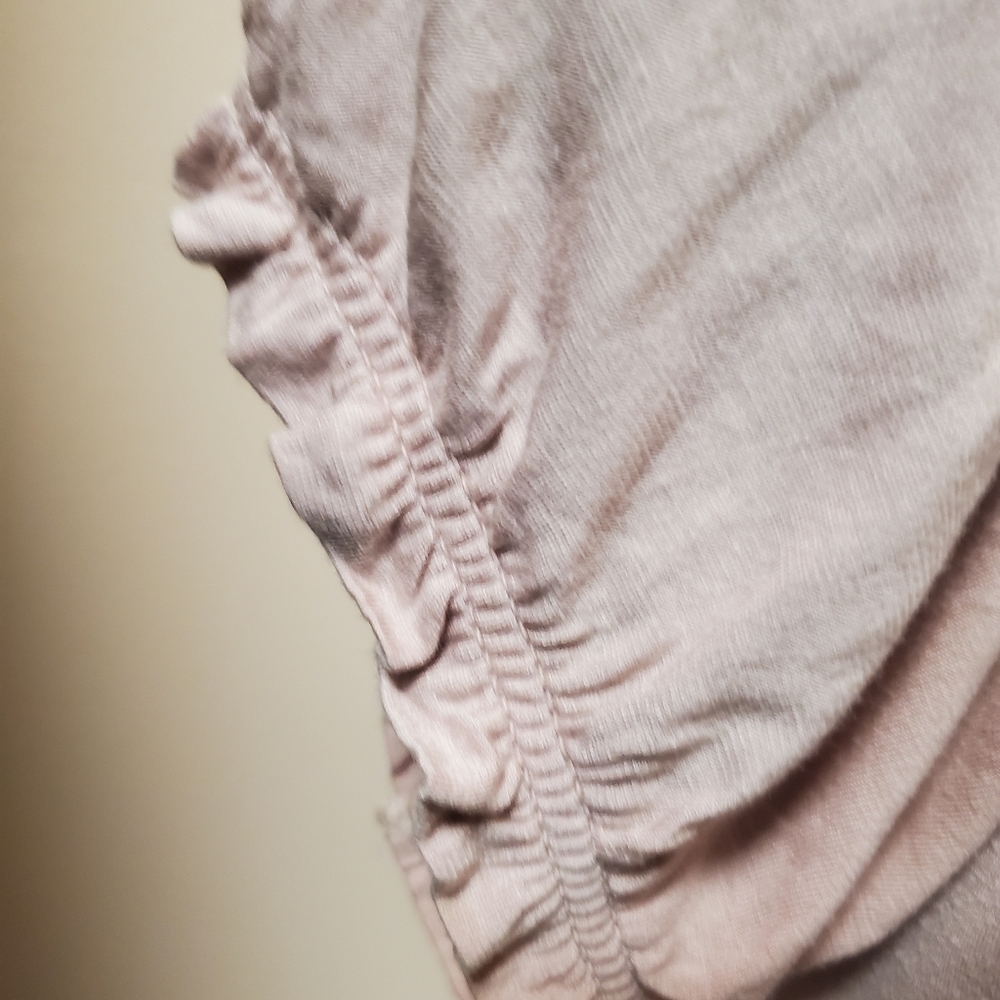 New York & Company Keyhole Top - Picture 5 of 13